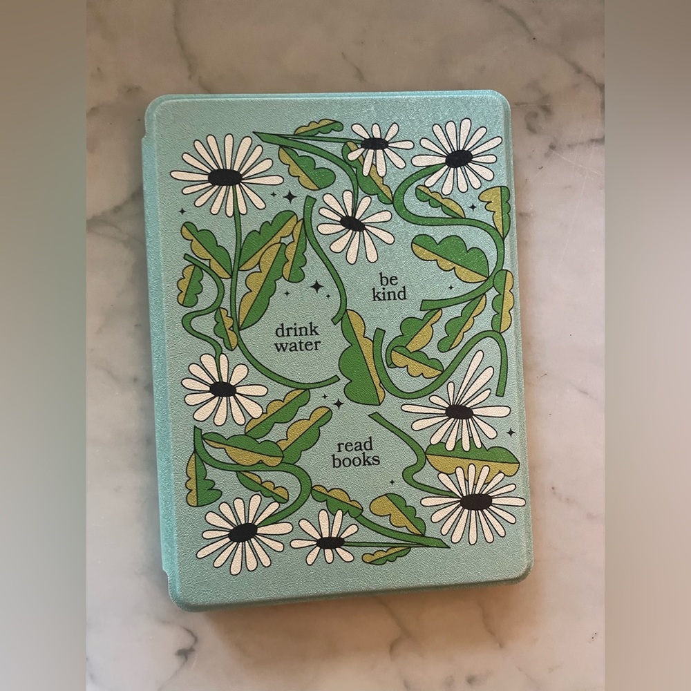 Drink water, be kind, read books  Page Kindle Paperwhite 11th edition case